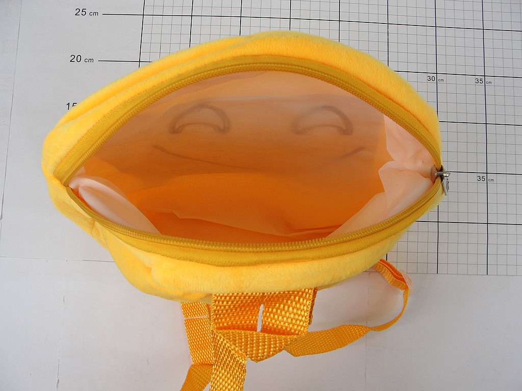 Plecak EMOTIKON pluszowy; wym.24x26x6 cm PPB ; 10/200 ; EAN: 