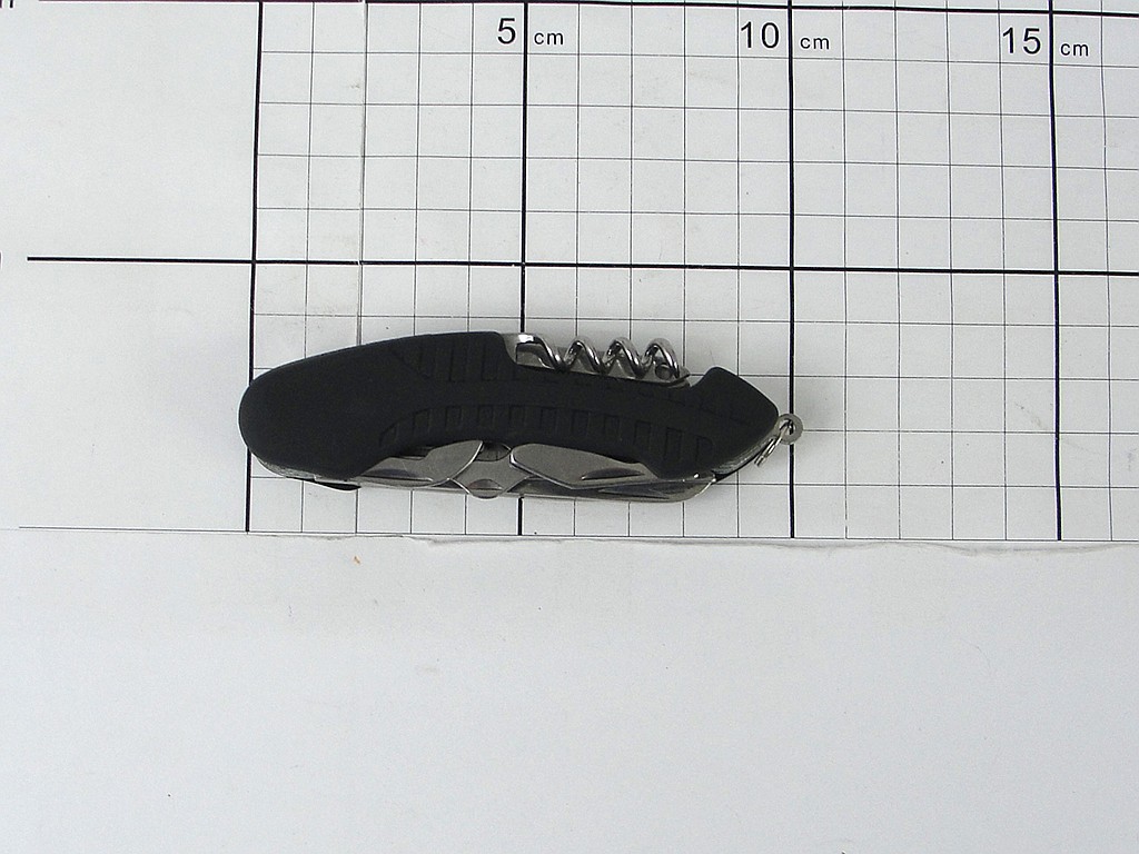 SCYZORYK CZARNY 11 FUNKCJI ; GUMOWA RĘKOJEŚĆ; wym. 9x2x2cm, dł. O. 6,5cm ; PPB ; 12/240 ; EAN: 