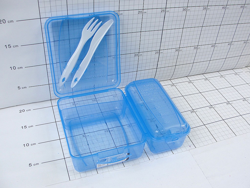 Śniadaniówka podwójna LUNCHBOX z nożem i widelcem wym.13,5x7x16 / 8x7x16 cm ; 64 ; EAN: 