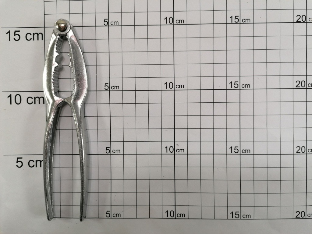 DZIADEK DO ORZECHÓW ; METAL; wym. 3,5x15cm; BN ; 100 ; EAN: 