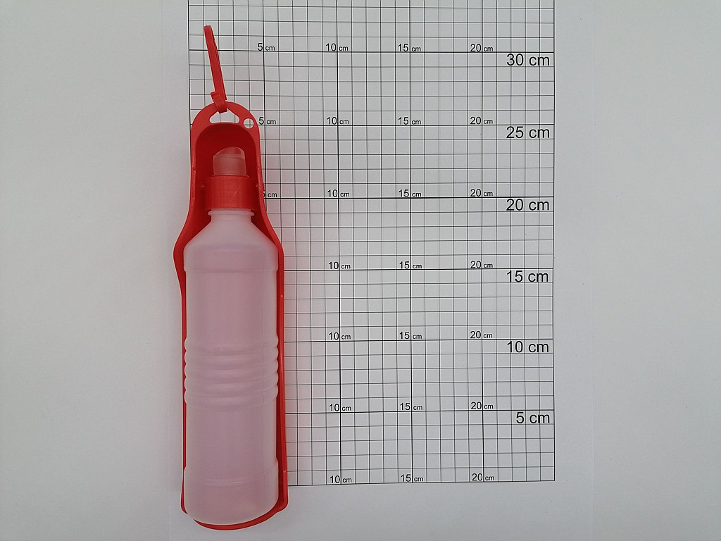 POJEMNIK NA WODĘ DLA ZWIERZĄT 0,5L; CZERWONY, ZIELONY, NIEBIESKI; wym. 26x6,5x6cm ; B/C ; 6/120 ; EAN: 