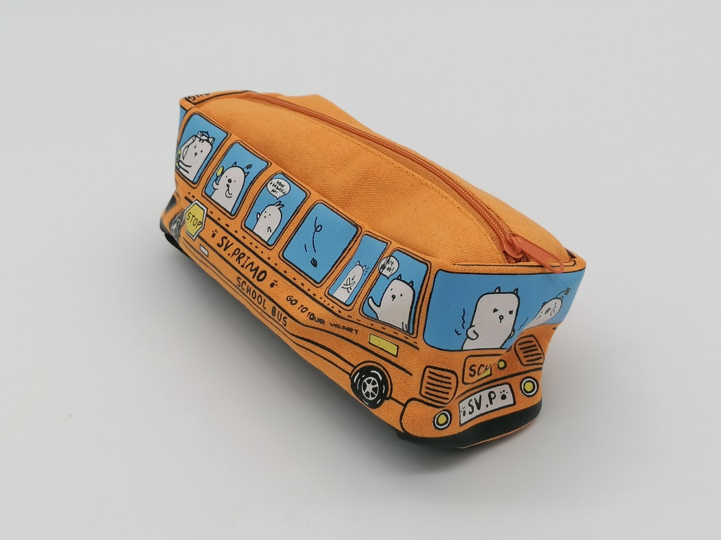 PIÓRNIK AUTOBUS SZKOLNY ; MIX KOLORÓW; wym. 19x6,5x6cm; PPB ; 240 ; EAN: 