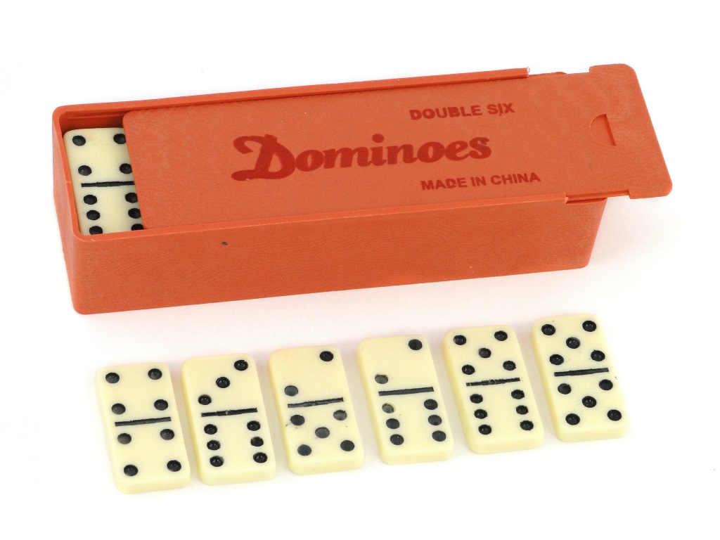 GRA DOMINO W PLASTIKOWYM PUDEŁKU ; wym. 15x5x3,5cm; BOX ; 100 ;