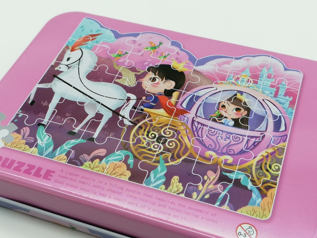 PUZZLE W METALOWYM PUDEŁKU 35el. ; wym. 17x12x2,5cm ; BOX ; 90 ; EAN: 