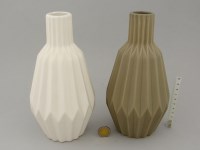 WAZON CERAMICZNY ROZETY ; PĘKATY; wym. 11x22cm ; WN ; 16 ; EAN: 